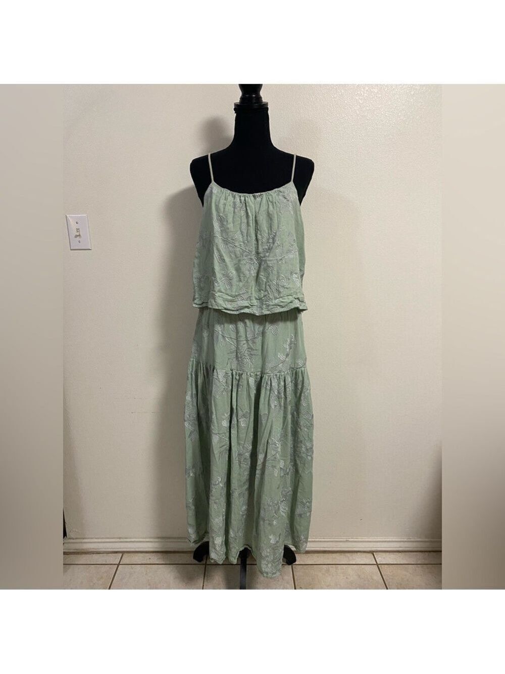 Cris Barros Skirt Set Women Size 10/44 Sage Green Embroidered Skirt & Top 2pc